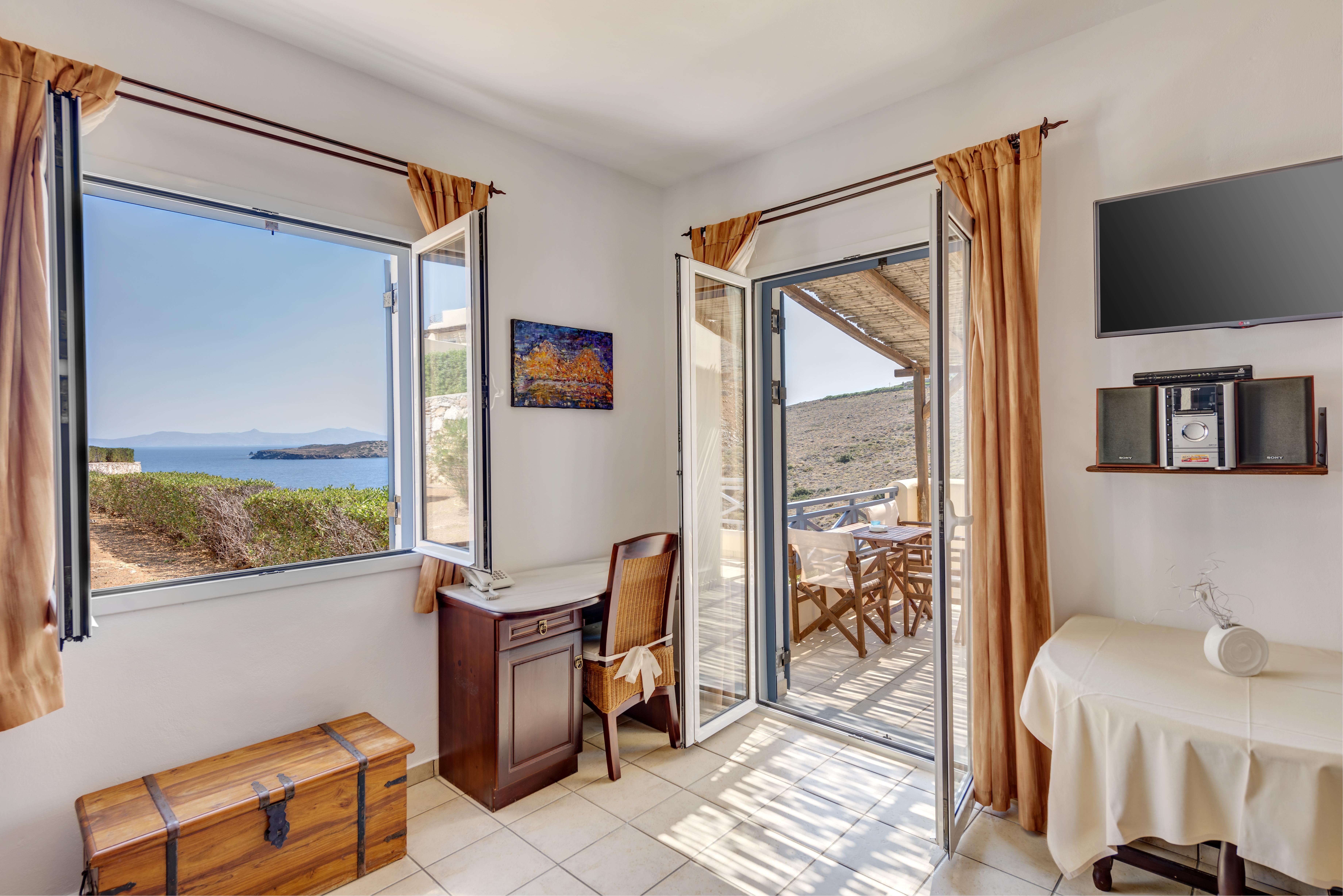 Sunrise Beach Suites Azolimnos Exterior foto